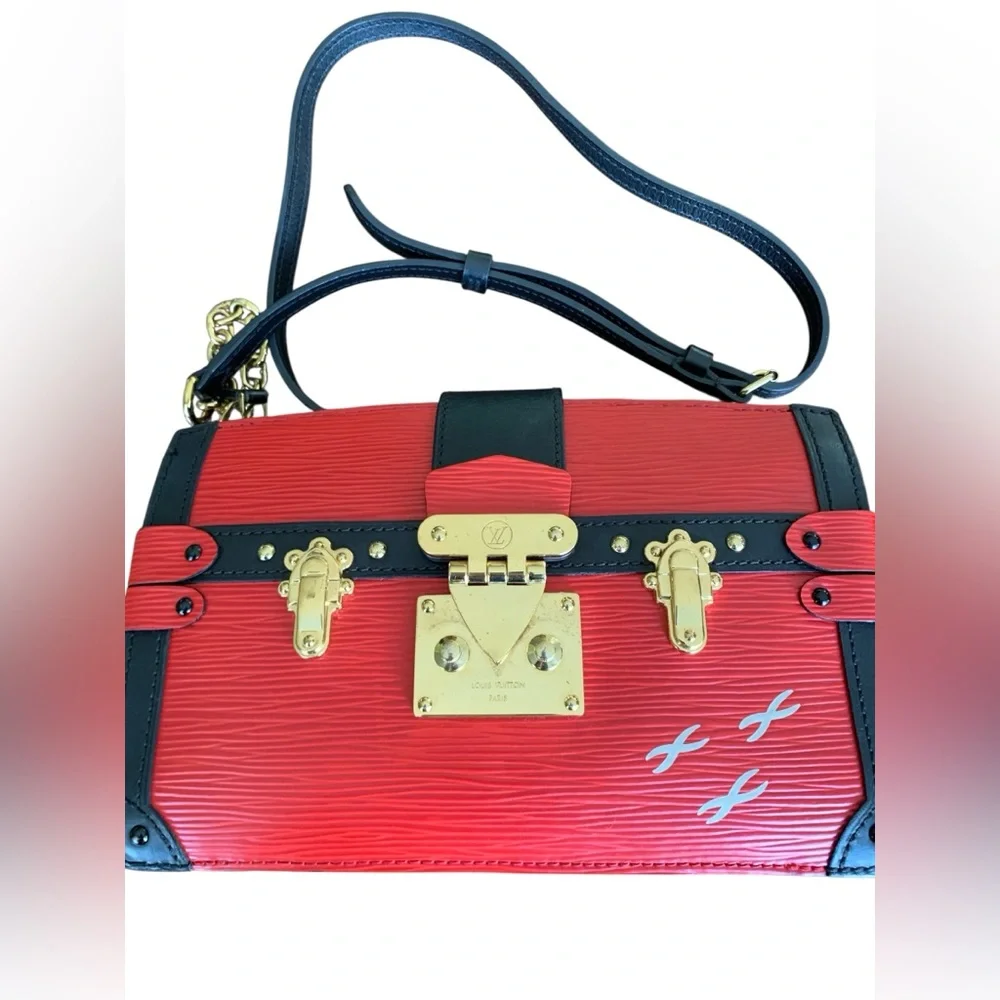 Louis Vuitton Epi Leather Trunk Clutch Shoulder Bag.  EUC - Picture 3 of 16